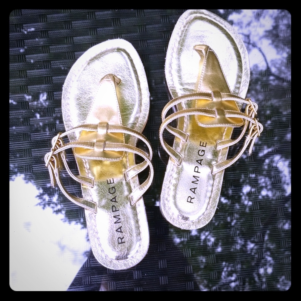 RAMPAGE Glistening Gold Wedges
